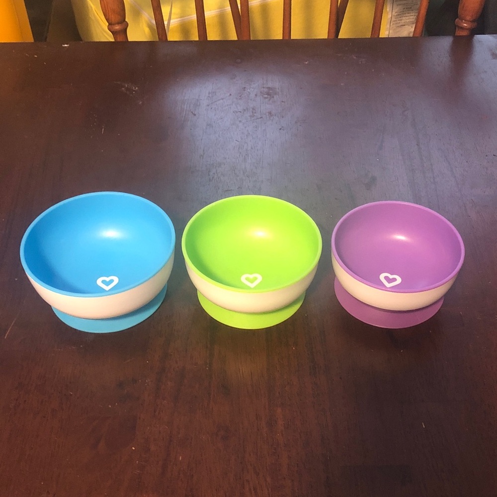🥤 Munchkin Suction Snack Bowls Set